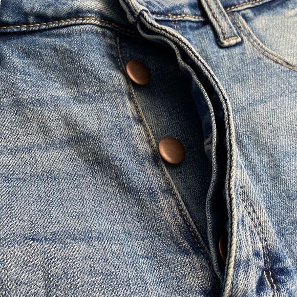 NWT Treasure & Bond Foster Boyfriend High Rise Distressed
Cutoff Shorts - Picture 3 of 8
